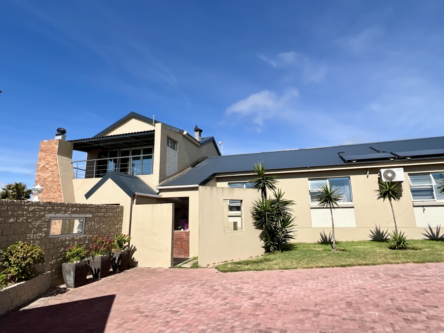 4 Bedroom Property for Sale in Myburgh Park Western Cape